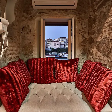 Solar Antigo Luxury