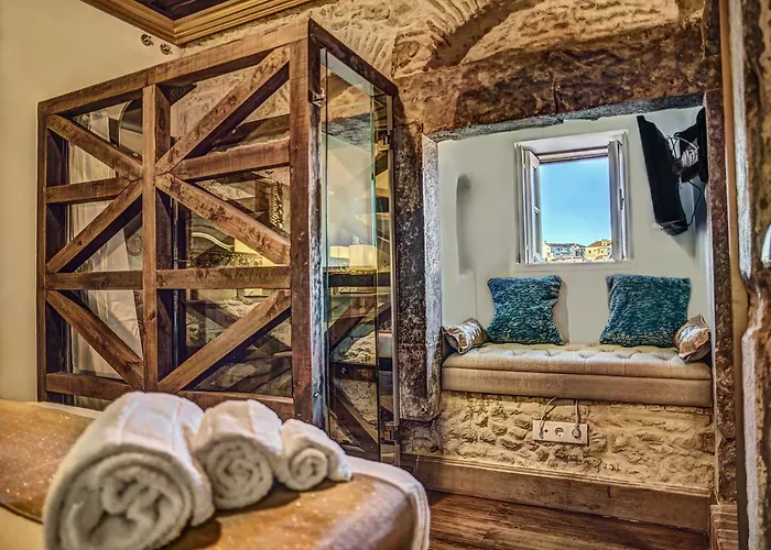 Solar Antigo Luxury בית הארחה 4*