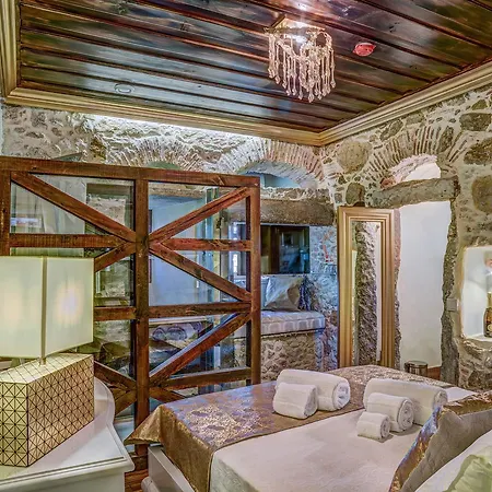 Πανσιόν Solar Antigo Luxury 4*